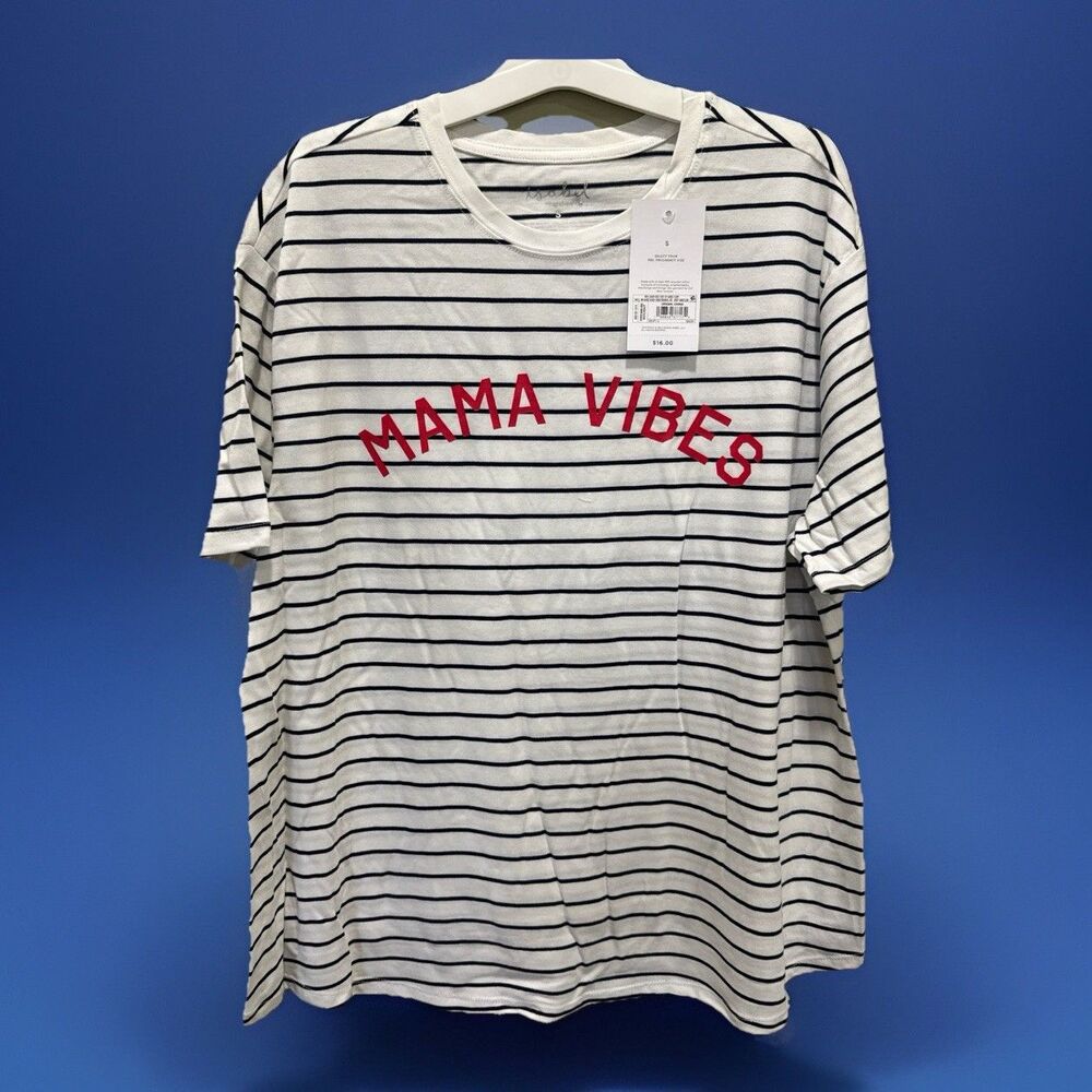 Ingrid + Isabel Short Sleeve Graphic Maternity T-Shirt "MAMA VIBES" Size S